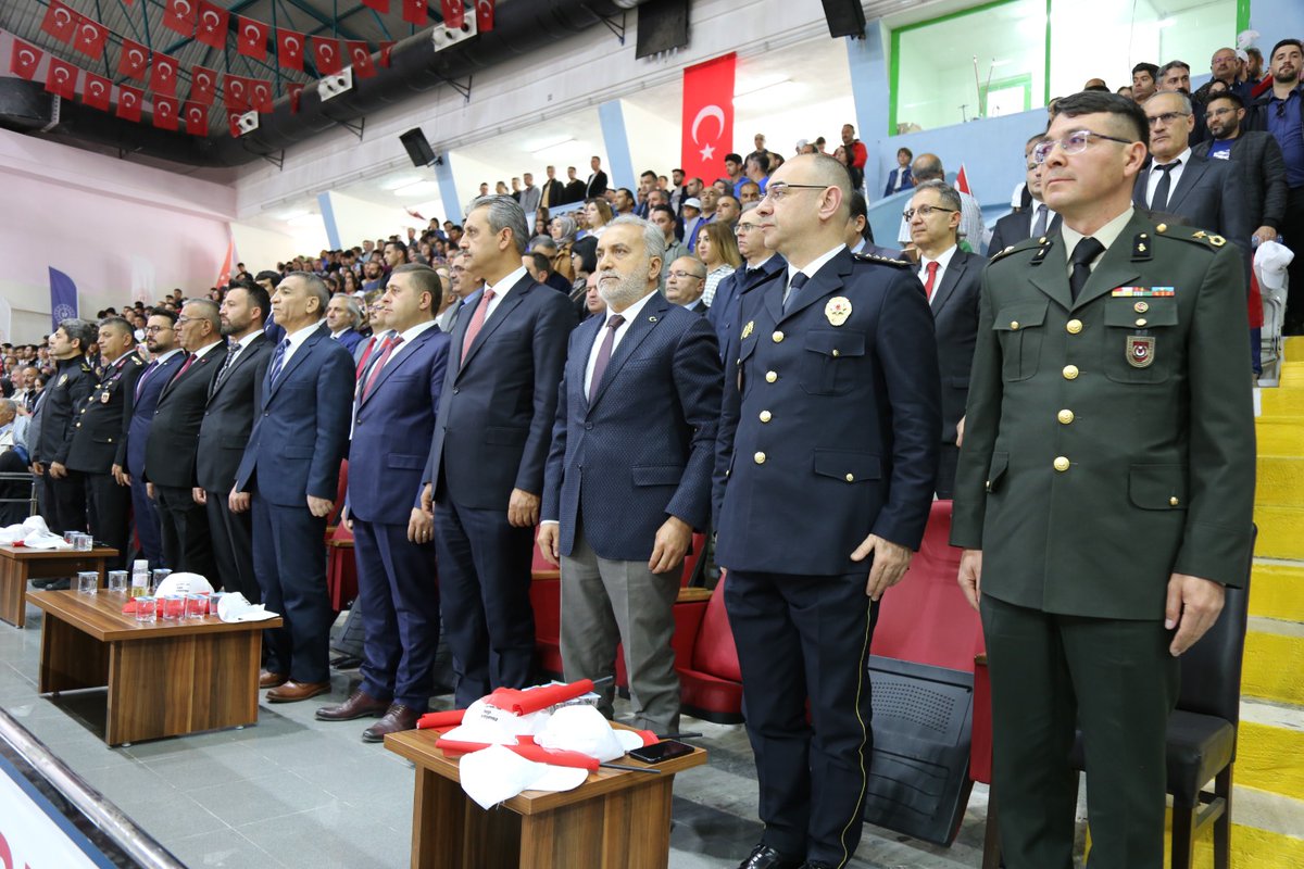 bozokedutr's tweet photo. Rektörümüz Prof. Dr. Ahmet Karadağ, 19 Mayıs Atatürk'ü Anma Gençlik ve Spor Bayramı dolayısıyla Rıza Kayaalp Spor Salonunda düzenlenen kutlama etkinliklerine katıldı.

#yozgatbozoküniversitesi https://t.co/01cKucm9be