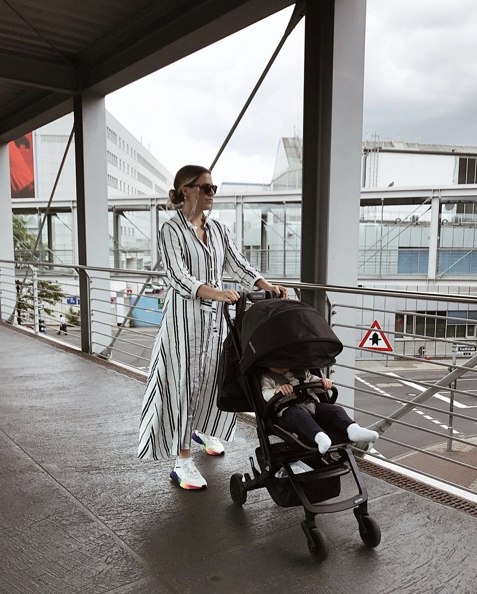 From mum mode to airport mode ✈️✨ - the ProFold can tackle it all, thanks to its super compact and lightweight size.

Shop here: ow.ly/Igah50OrbjZ

📸: @thebeauxjournals