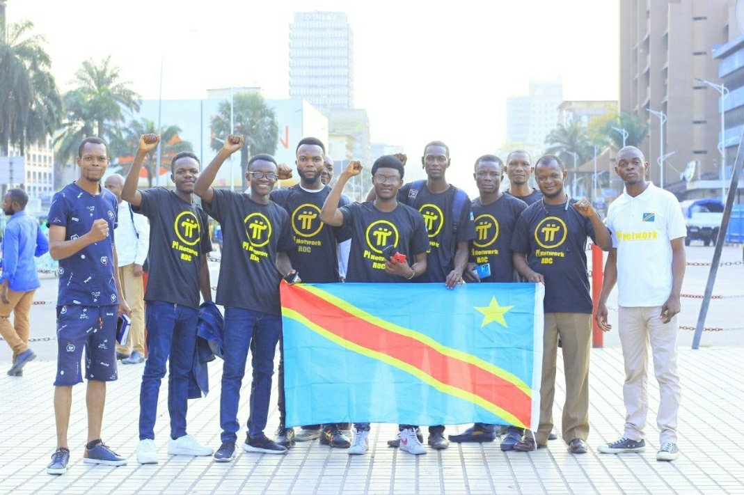 ⚡ How many Retweets 🐦 for Pi Network DR Congo❓ 🇨🇩

#PiNetwork #PiNetworkLive