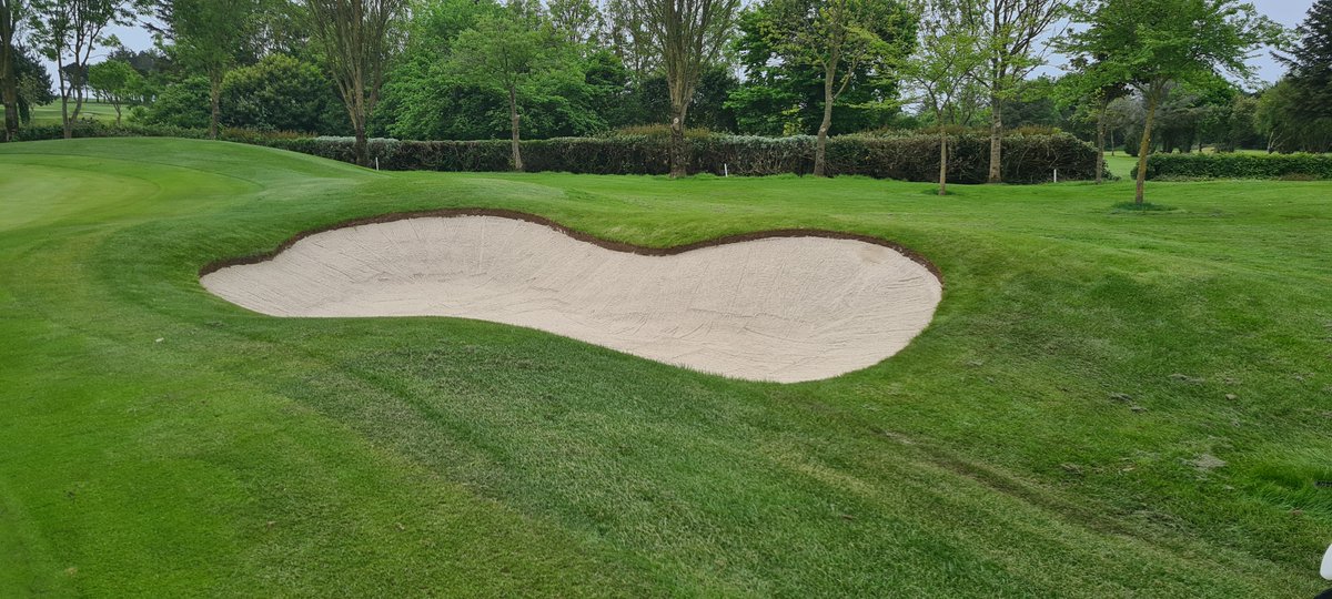 Wow! The first completed bunker ready to go on the 9th <a href="/BlainroeGC/">Blainroe Golf Club</a>. <a href="/WestenborgGolf/">Marc Westenborg</a> <a href="/DARGolf_/">DARGolf Construction</a> <a href="/redmondtony89/">Tony redmond</a> <a href="/gregallenRTE/">Greg Allen</a>