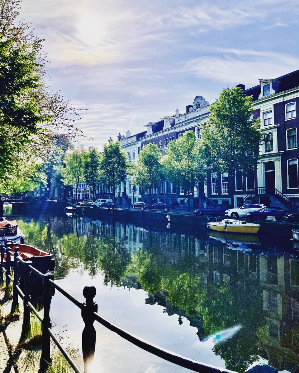 Day off in #amsterdam 🇳🇱
To do list:
- supermarket
- maybe shopping 
- maybe lunch outside (ramen..?) 
- work on #herodiade
- work on #holländer
- start a new book
- walk a lot

Busy day, isn’t it? 😄🌷

.#amsterdamlife #likeamsterdam #onlineamsterdam #bestofamsterdam #iamsterdam