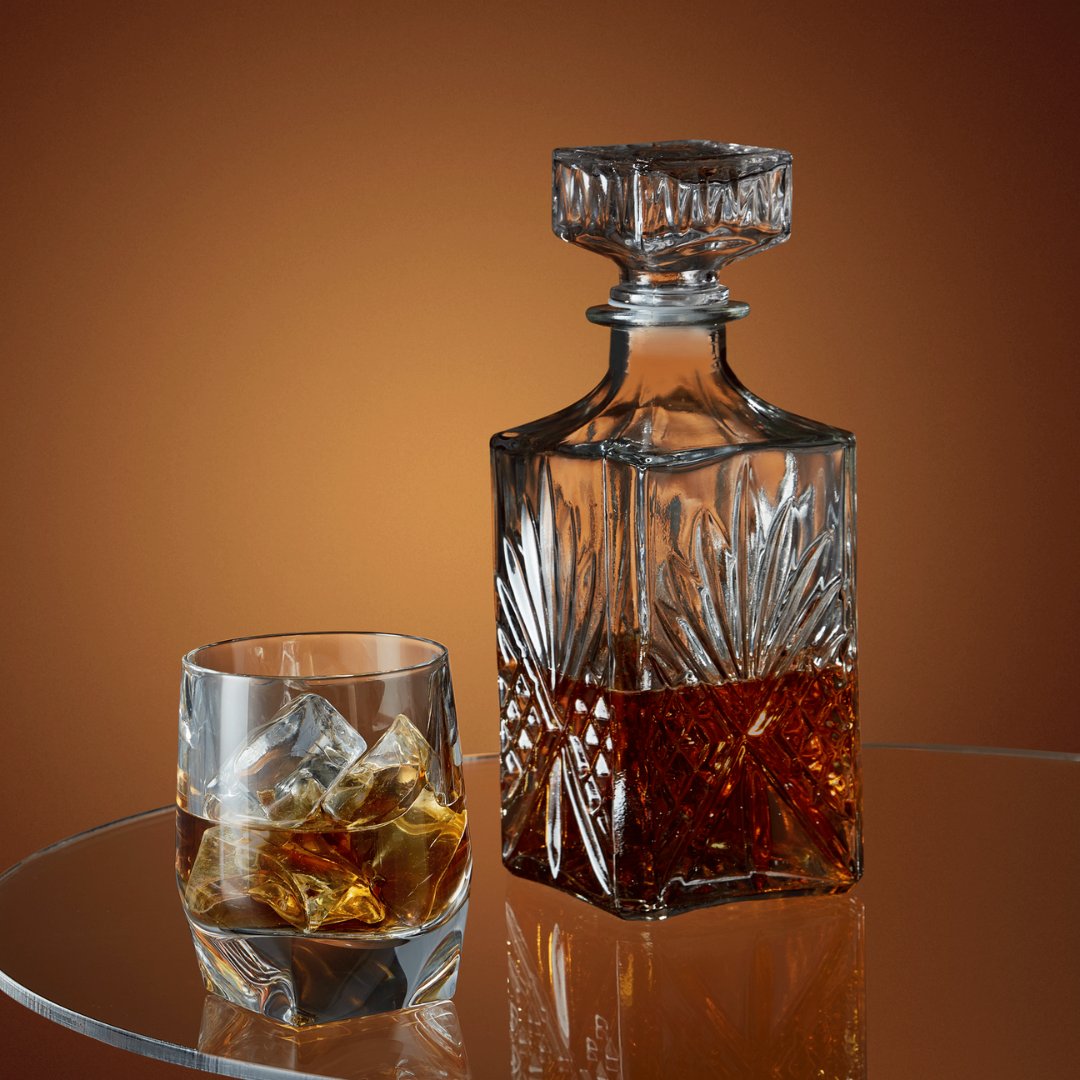 Travelling through London Heathrow Terminal 5? 

Discover the full-bodied, robust taste of Craigellachie whisky by attending a live masterclass today at 3pm🥃 Not travelling today? Shop ahead of your next trip by exploring our whisky deals: bit.ly/3M83NZe

#DutyFree