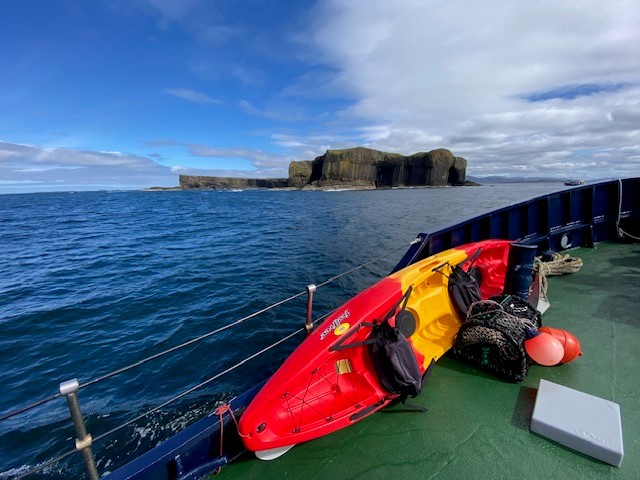 Exploring the Small Isles and Staffa onboard our small ship Gemini Explorer. From the singing sands of Eigg guests enjoyed great views over to Rum.

#smallships #visitscotland #onlyinscotland #whitesandybeaches #blueskies #scottishcruise