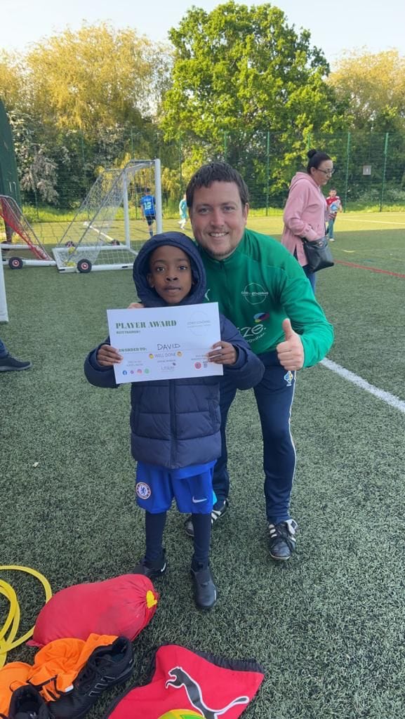 Corey_Coaching's tweet photo. We had very happy groups latest night.
Excellent football on show at Eversley Leisure Centre.
Well Done to our certificate winners. π
We are getting more and more enquires about out new set up with @BasTownFC .
Everyone is welcome to train with us.
#football #bastown #UTT https://t.co/FFR0xjdRWs