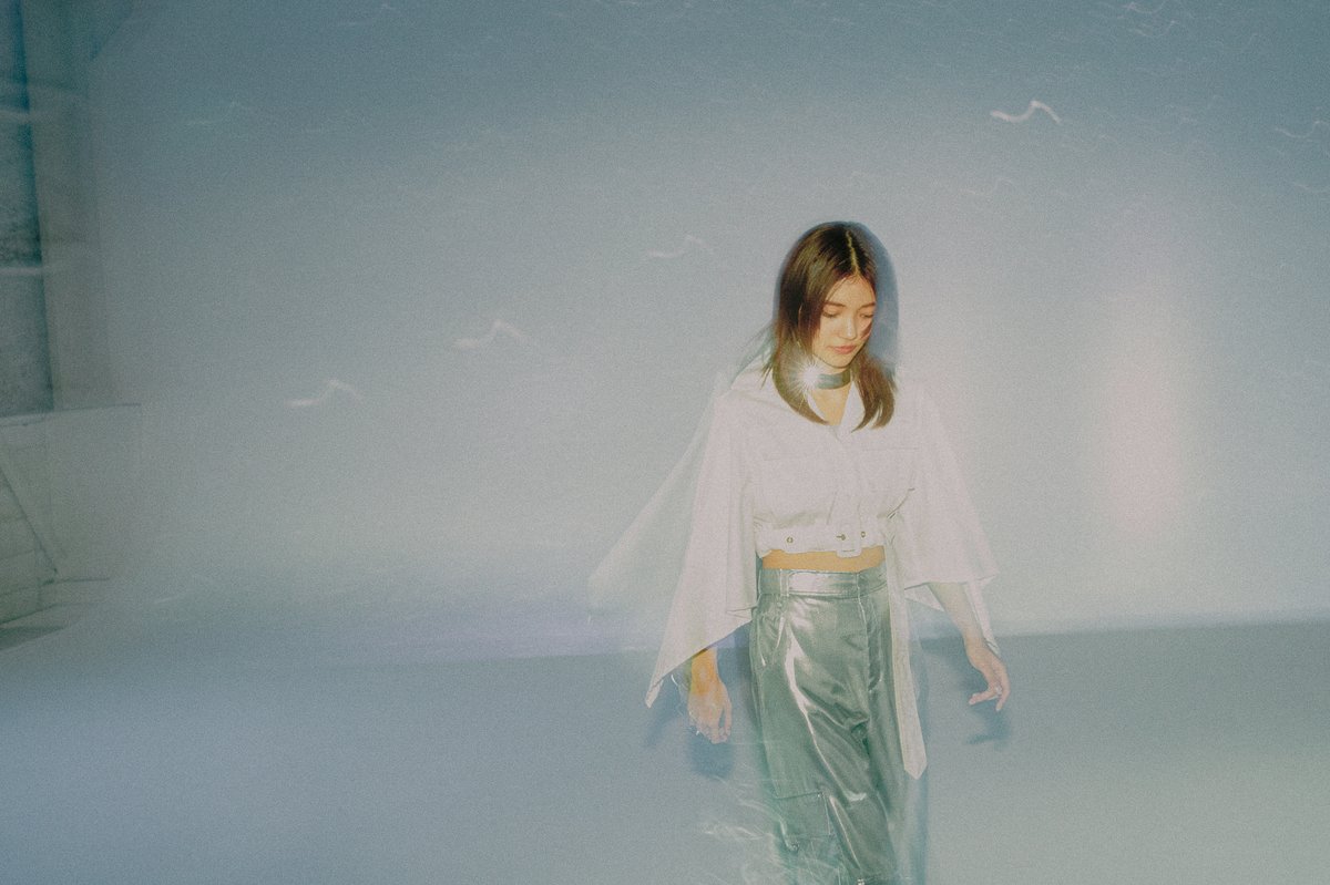 umusicjkpopTW's tweet image. 新生代創作歌手 #由薫 人氣曲〈星月夜〉發行不到三個月，付費串流次數突破5000萬次！

最新數位EP《Alone Together》5月26日發行，收錄曲〈#Swimmy〉率先上架，本作可說是由薰在音樂路上的轉捩點。給人抒情歌印象強烈的由薰，將展現出她擁有各式各樣音樂魅力

收聽  umg.lnk.to/YUKA_AT

#YUKA