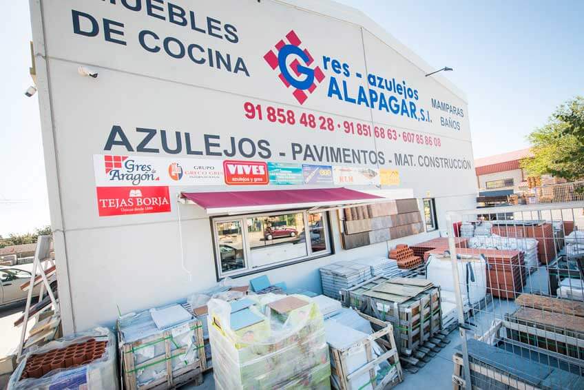 VillalbaenP29's tweet photo. #Gres y #Azulejos #Galapagar es una empresa del #P29deVillalba especialista en materiales de #construcción, con más de 25 de experiencia en la #ComunidaddeMadrid dentro del sector y que destaca por su calidad y buen servicio. https://t.co/pH26kkig7q https://t.co/dYUvSEyUv8