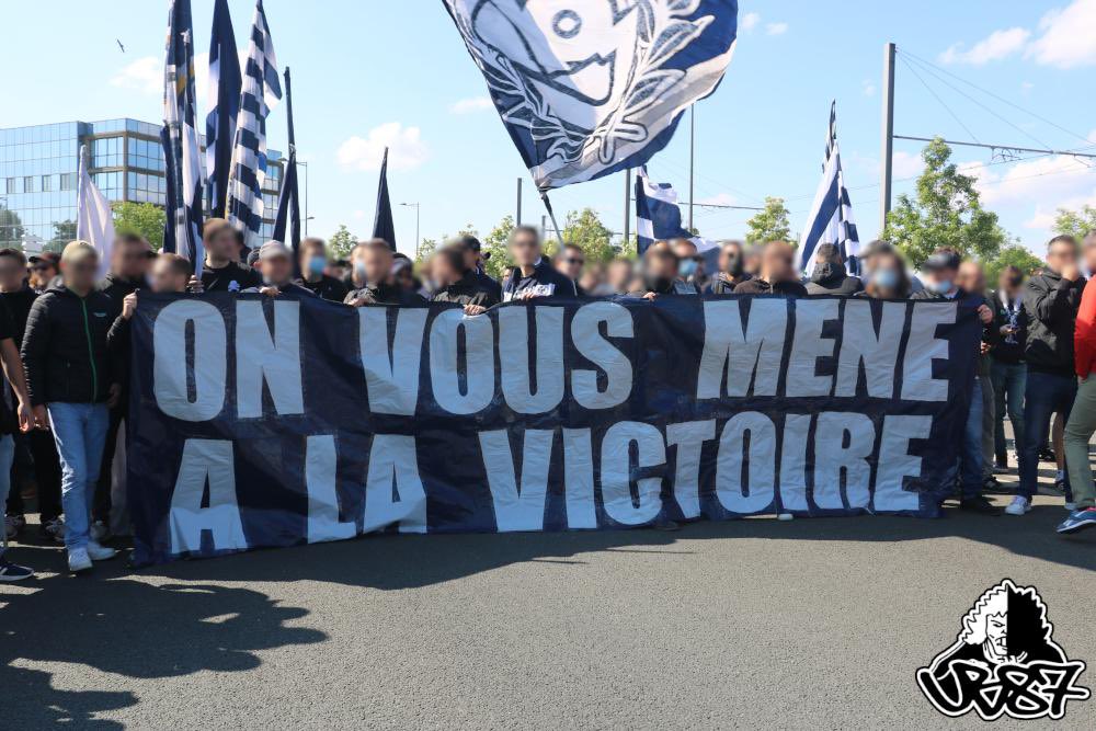 ub87officiel's tweet photo. Samedi, nous vous donnons rendez-vous à 12h30 au tramway Parc des Expo pour un cortège populaire qui accompagnera le bus des joueurs jusqu’au stade. 

Puis nous appelons le peuple du Virage Sud à garnir la tribune à partir de 13h45 pour pousser notre équipe dès l’échauffement. https://t.co/GT9BmKwZHi