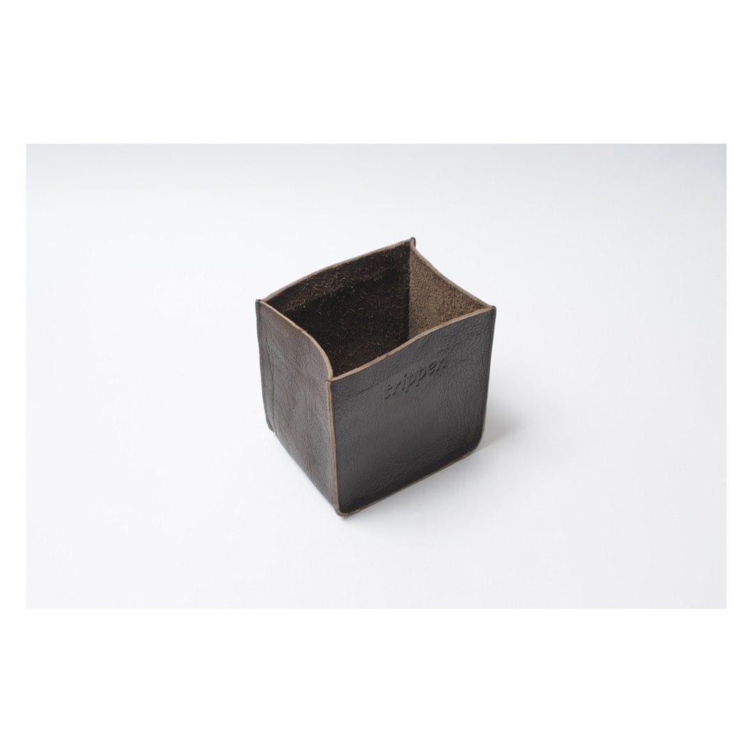 trippen_japan's tweet photo. "Care box order"
5/20(sat)〜5/28(sun)
trippenで扱っているCollonilのベーシックなケア用品を入れるのにぴったりな大きさの、trippenオリジナルcare boxができました。
通常販売は行わず、5/20(土)〜5/28(日)の期間限定で各直営店舗にて受注販売を行います。
#trippen
#トリッペン
#carebox
#box https://t.co/JE5Tds3F9j
