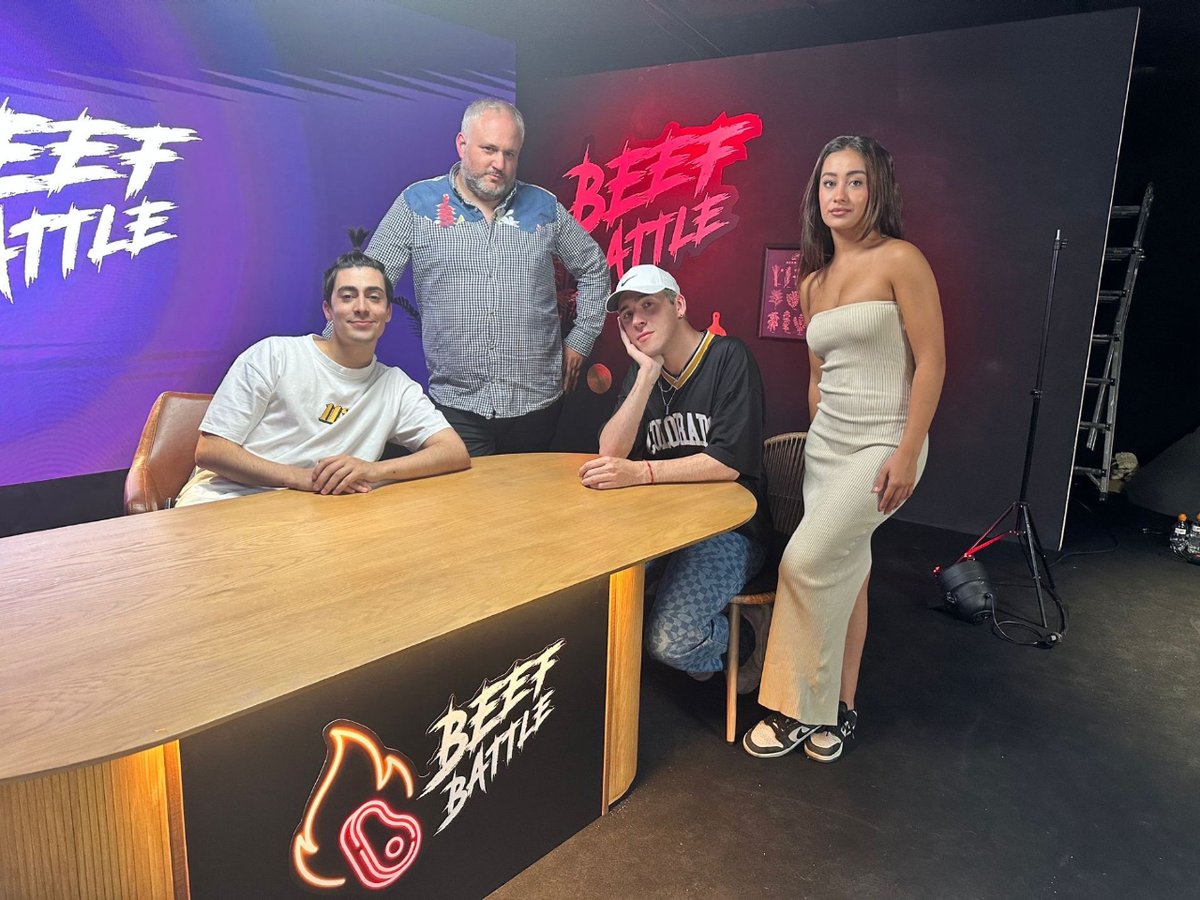 Provacuno's tweet photo. 🥩 Beef Battle: El programa en Twitch que te hará amar el beef.

🔥 Fans del Vacuno estrena Beef Battle, un programa en Twitch que lanzará mensajes clave sobre los beneficios del consumo de carne de vacuno.

Leer noticia completa ⬇️
https://t.co/Ti2WaoYTuq

#BeefBattle https://t.co/PGfIwaq2UP