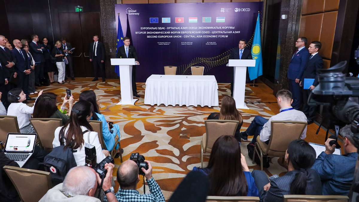 EUinKazakhstan's tweet image. Today, #EU and #Kazakstan signed the “EU–Kazakhstan Cooperation Facility” Financing Agreement. It is planned to implement projects amounting to 9 million euros to various economic sectors in Kazakhstan within the framework of this document. 
#EUCA23 #EUinKZ
