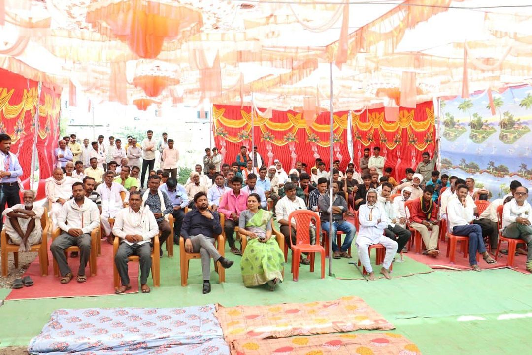 sunilshelke92's tweet photo. Rajarshi Shahu Rural Co-Operative Credit Union at #Kothali (Tal: Motala) Branch opening was held today.
With this Rajarshi Pay QR Code distribution also took place.For this event different dignitaries from various other fields were present.💐
#buldhana #opening #shahu #kharghar https://t.co/Uyhn81pZgl
