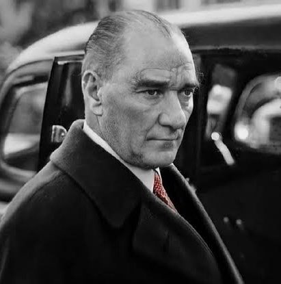 YALINonline's tweet photo. Bir ömür yürünür senin yolundan…❤️🇹🇷 https://t.co/lrPmxKlbK2