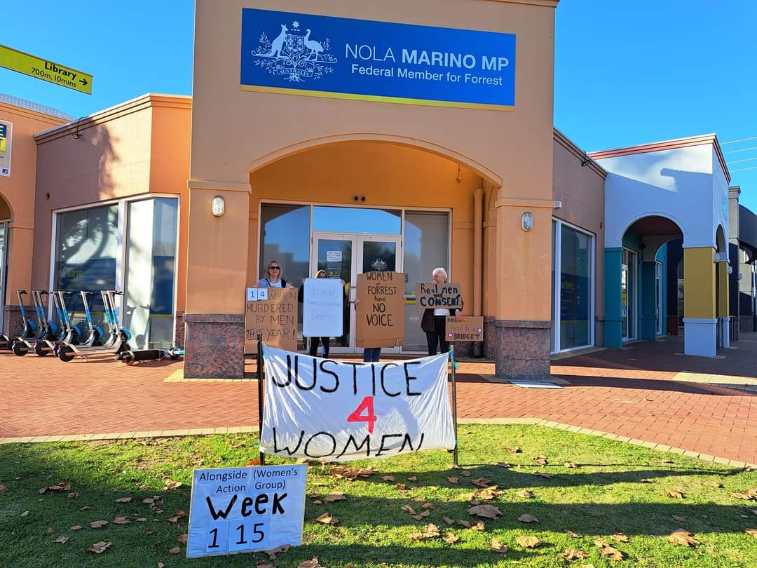 Bridie_OOJ's tweet photo. Week 115 of vigils outside @NolaMarinoMP's office #EnoughIsEnough #auspol https://t.co/Fw5E27BDYq