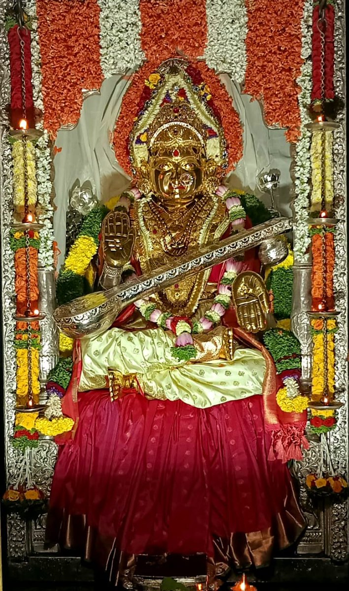 SrBachchan's tweet photo. टी ४६५२ /T 4652 
या देवी सर्वभूतेषु शक्ति रूपेण संस्थिता https://t.co/keHc7AQupg