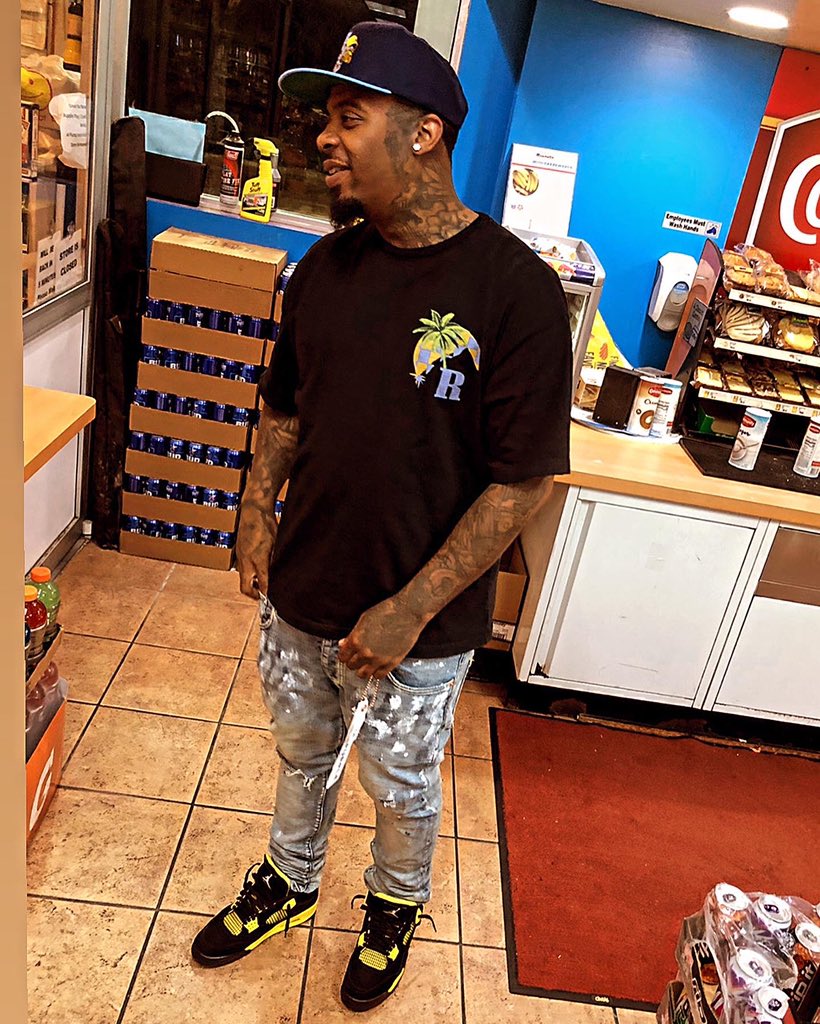 PaperChaserBee's tweet photo. Fuck livin’ basic I’m taking risks. Fuck wat they sayin I’m sayin this #llmyppl 💔 https://t.co/y9WuGzaAA1