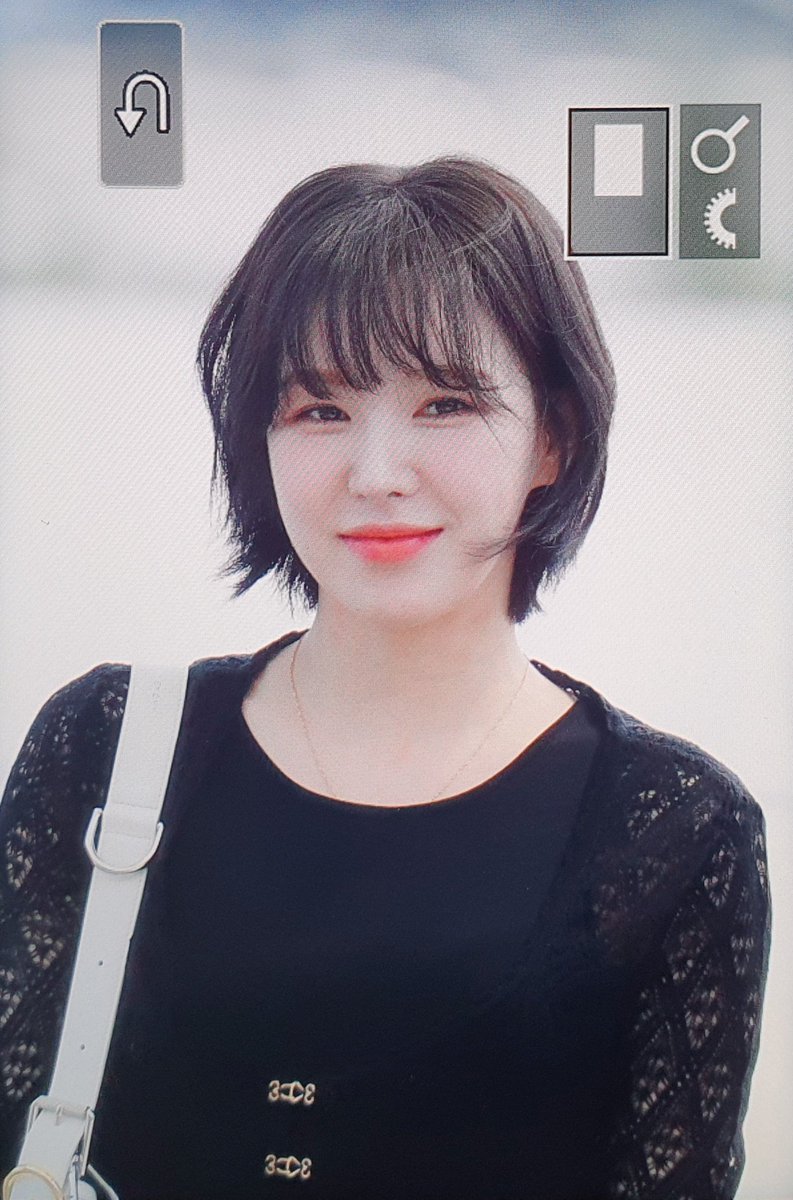 wenever940221's tweet photo. 230519 ICN 손승완 내 심장의 주인🤣
#웬디 #WENDY https://t.co/QxNH2BC46p
