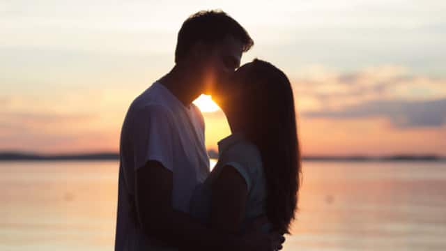 අරුණට පෙර නැගෙනා
මිහිදුම් සලුව නෙලා
සිපගන්නම් සැමදා...
#Shaa