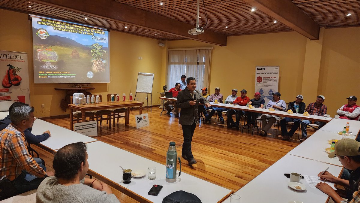 fitosanidad100's tweet photo. Seguimos Fortaleciendo la #CapacitaciónTécnica con nuestros Amigos #VALAGRO y #ANSA en #ManejoFitosanitario con #InductoresDeResistencia y #Microorganismos en el cultivo de #Papa, #Tapalpa, Jalisco. Muchas gracias por su confianza y atención. JDG. https://t.co/UJG9HXxbbp