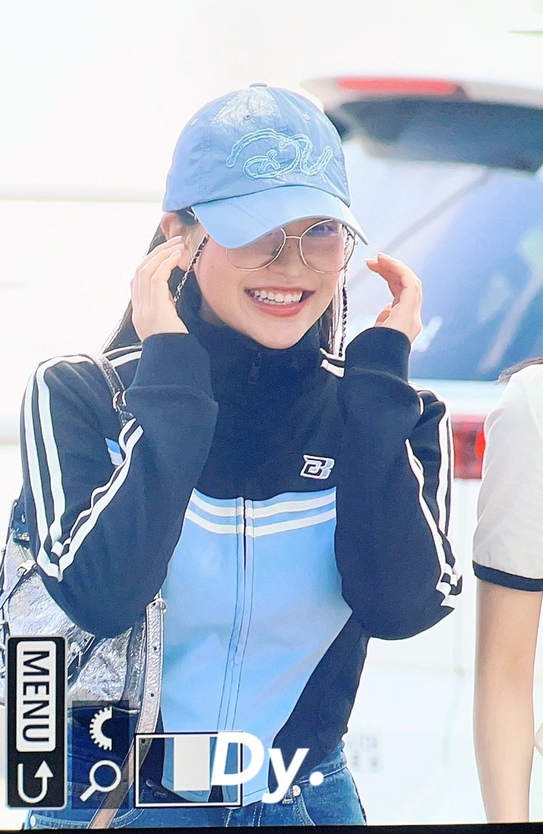 dairyeri0305's tweet photo. 230519
🧢

#예리 #YERI #RedVelvet #레드벨벳 https://t.co/L1iTcueZR6