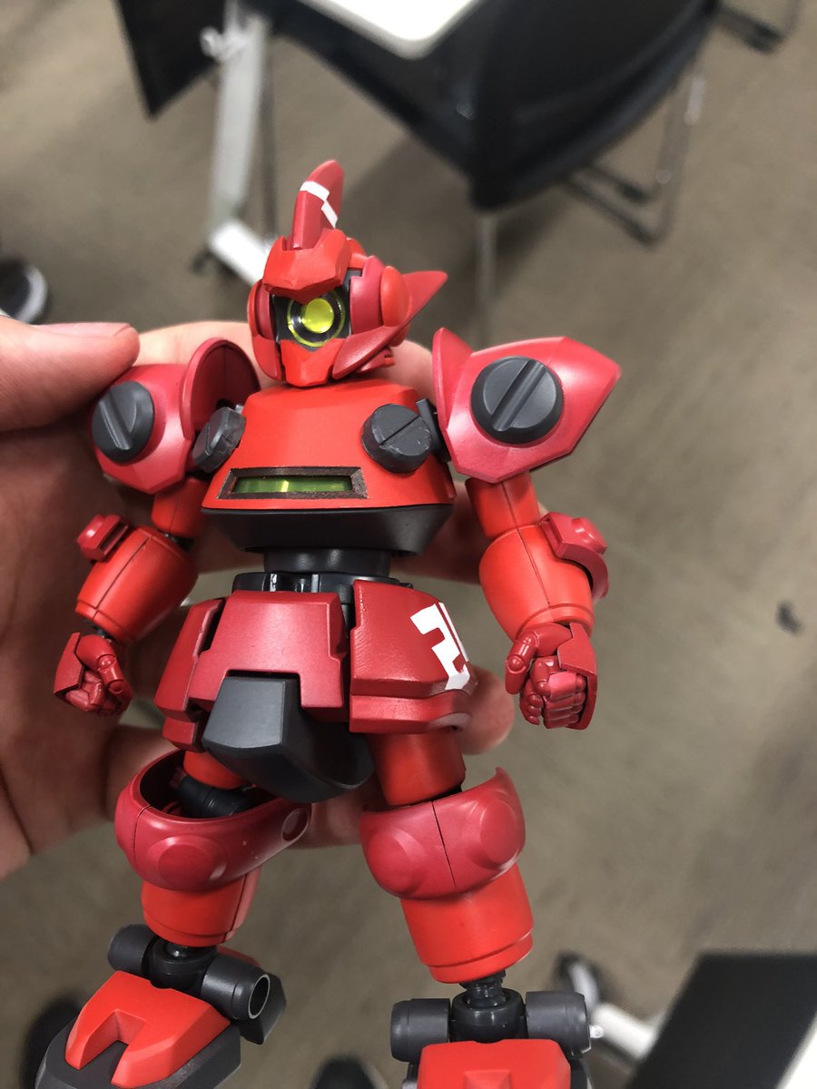 PCbucho's tweet photo. #LBX #ダンボール戦機
#Fusion360 #Blender3d 
#水星の魔女
改めて自己紹介
ダン戦がバイブルの理系大学生です。
ここ1年は腱鞘炎だったり大学が忙しかったりでプラモ作る機会が減ったのでデジタル造形にシフト。Blenderはようやくブーリアンでのパーツ分割に着手できそうかも？ https://t.co/plzx8IgAbD