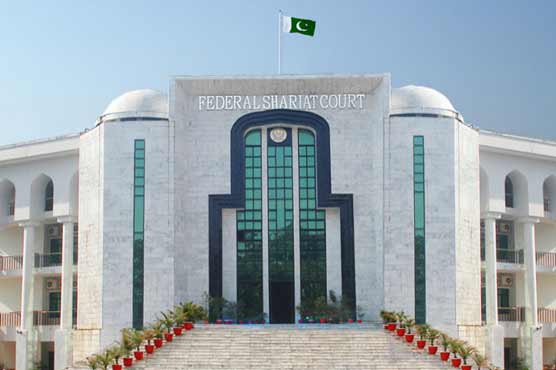 DunyaNews's tweet image. خواجہ سرا اپنی جنس تبدیل نہیں کر سکتے : وفاقی شرعی عدالت کا فیصلہ #Fedralcourt #Transgenderact #Islamabad urdu.dunyanews.tv/index.php/ur/P…