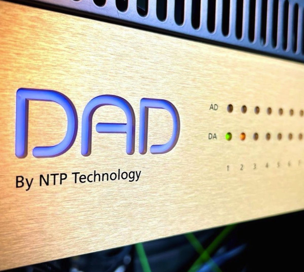 DigitalAudioDK's tweet photo. PAMA Studios shared this close-up of their new AX32: "Upgraded monitor system for both producer and musicians in the recording room all over 1 Ethernet cable."

Congrats on the upgrade! 😃👌
https://t.co/dgfjzAmJWW
📸: @pamastudiossweden 🙌
#digitalaudiodenmark #proaudio #dadax32 https://t.co/SHe2KGR7Th