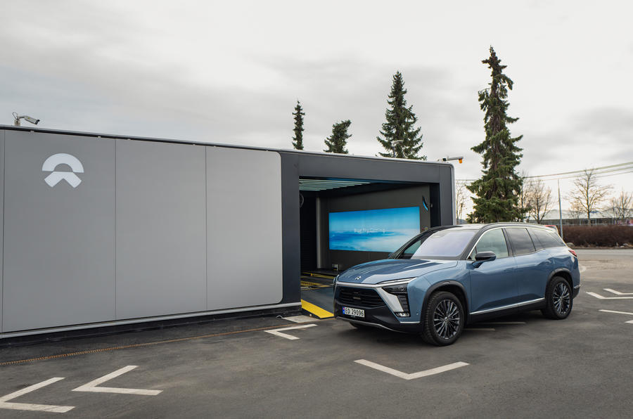ValleyTuning's tweet photo. Nio's UK swap station will change EV batteries in under five minutes - In China, the battery swap sites are open to Nio drivers who own their batteries outright or who lease them. In Europe, only drivers who opt for the ‘Battery as a Service’ (BaaS) system – a lease-style pack... https://t.co/t11U5Zq8Mo