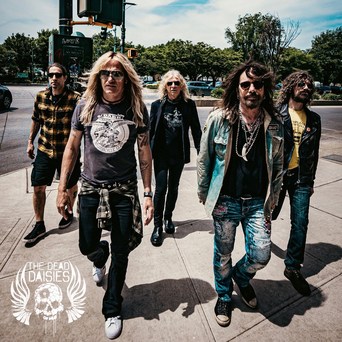 TheDeadDaisies's tweet photo. Can’t wait to get back on the road with our “BEST OF” Album in 2023!🚀🚀
We’ll be hitting the US, Canada, Japan & all over Europe kicking off in late August! So, come and join us and together we’ll keep Rock Alive!
For our friends in the UK we’re organising a competition to fly some lucky winners to a gig in Europe! So stay tuned & look out for dates in 2024😎
https://t.co/kD2ZrpjmiW

#TheDeadDaisies #BestOf #Album #Tour