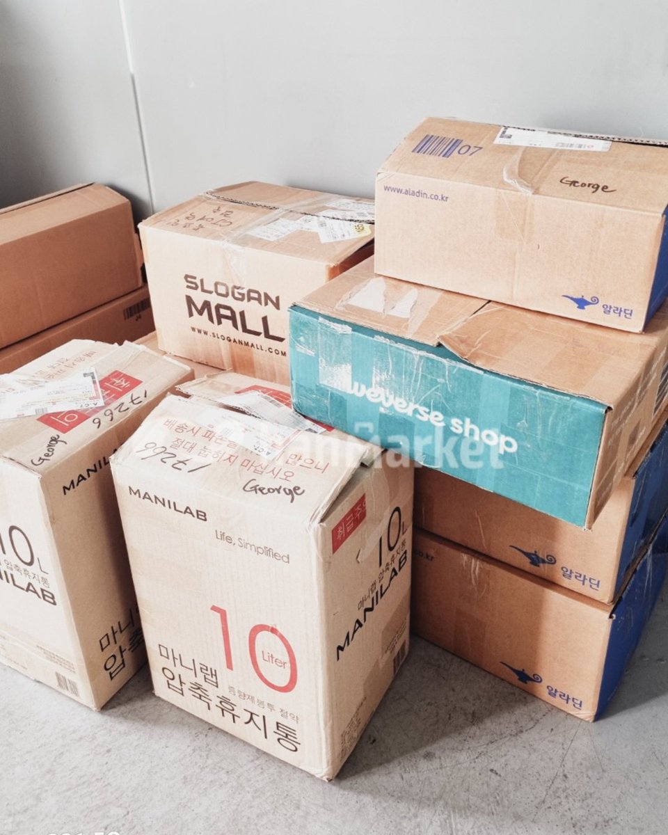 Hanpasspurchase's tweet photo. [ PASABUY &amp; KRCONSOL]
We also offer Offline Services!
 We buy for you and ship.

✅ Trusted &amp; Reliable 
✅ Photo &amp; Tracking updates 
✅ Receive order to KR updates
✅ Trackable box 
✅ Update actual status upto delivery to destination
#kpopph #proxybuyingservice #krconsol https://t.co/4JskGX1xRu