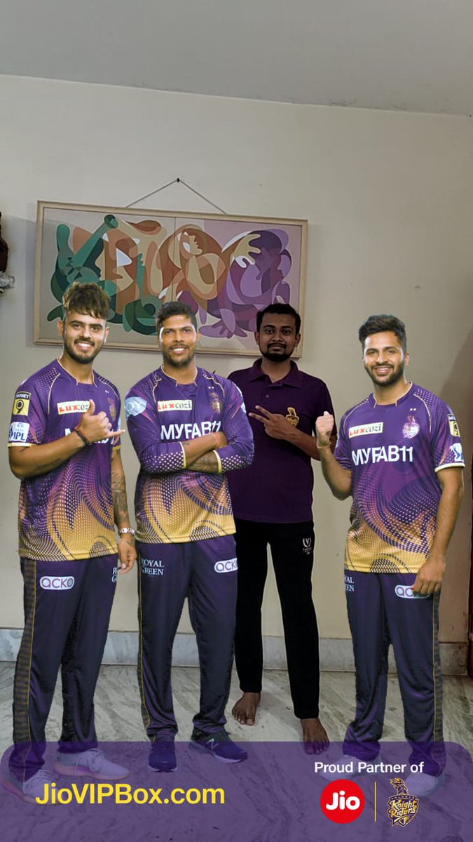OnlySiddhartha's tweet photo. @reliancejio @KKRiders Here is my #SquadSelfie wife Team @KKRiders #JioVIPBox #AmiKKR
@reliancejio https://t.co/yJFmxrQMLL