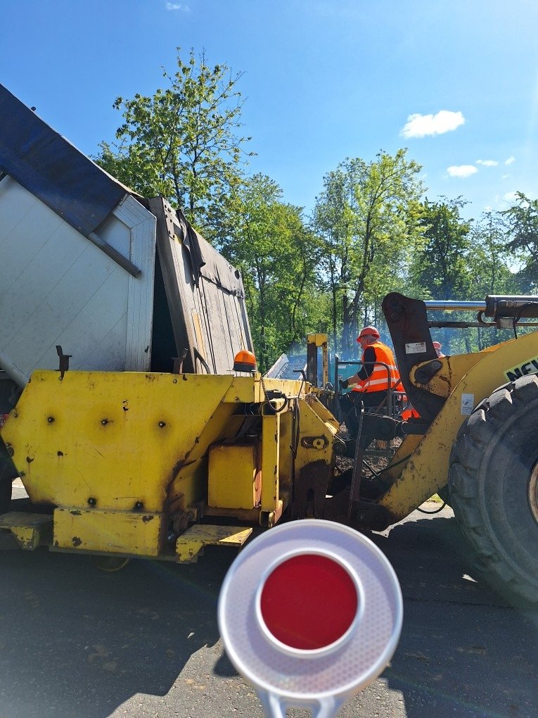 Ręczne kierowanie ruchem w:
Strykowie, ulica Bukowska
Gmina Stęszew
Wprowadzone wahadło, utrudnienia w ruchu drogowym dla kierowców