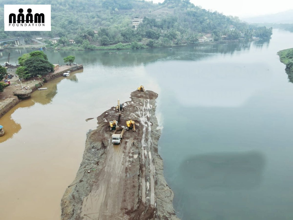 Naam Foundation's Vashishthi river desiltation work in progress in  #Chiplun.

#NaamFoundation #NanaPatekar #MakarandAnaspure #ngo #water #savewater #waterrejuvenation #waterconservation #riverrejuvenation