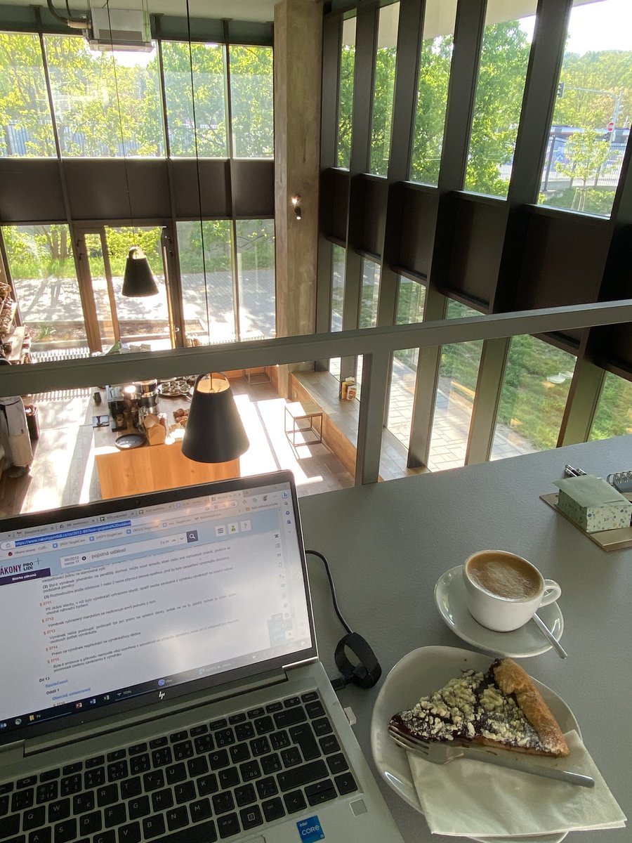 EverGreenPetra's tweet photo. Dobré ráno z #cafeoffice. ☀️
Můj ranní výhled je dechberoucí! ❤️
Dobrou chuť pokud také právě snídáte. https://t.co/zrwsDFvQWB