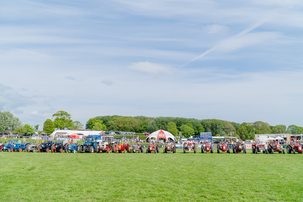 DevonCountyShow's tweet photo. โ๏ธ Here's to another fantastic day โ๏ธIf you haven't visited yet and would love to join the fun, tickets can be purchased on the gate!
#creamofdevon #dcs2023 #lovedevon #devoncountyshow https://t.co/Xt12yYEQgp