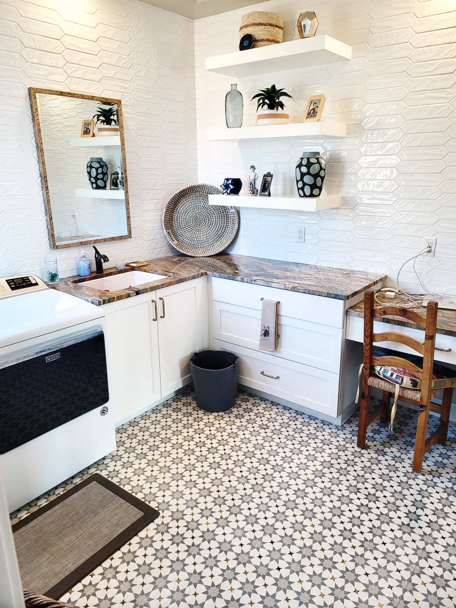 A tile backsplash paired with patterned tiles is a great way to update your laundry room. A unique combination that will make your space stand out from the rest!!

🏷 #Owsi #OwsiUSA #Utahhome #home #tiles #interiordesign #homeinspiration #laundryroom