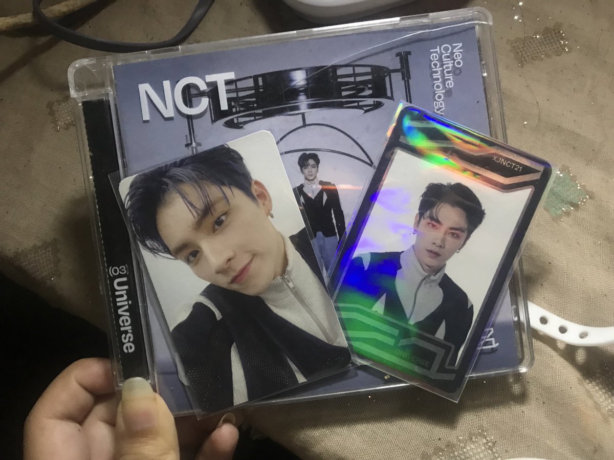 dromermeisjee's tweet photo. wts set album jewel universe nct 2021 xiaojun set 55k ajaa 50k jg boleh dah https://t.co/Evo8bERoB2