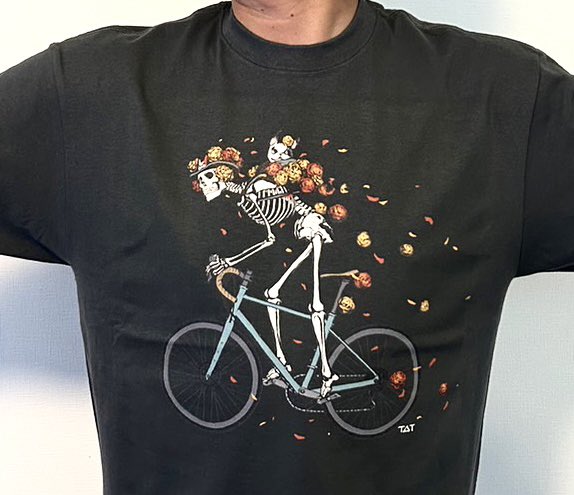 「イラストが分かりづらかったので上げ直し。 ギリギリ間に合いました! Tシャツ「骨」|岩元辰郎@キャラデザいつでも募集中のイラスト