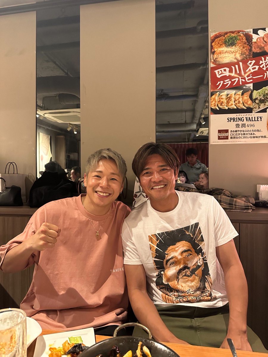 Okubonbon13's tweet photo. オールスター合唱バトルの打ち上げで栄光の架橋をみんなでまた歌えた〜！！

最高の仲間に出会えてよかった。
またみんなで集まろー😊

#yoshito13 https://t.co/FirLcctID5