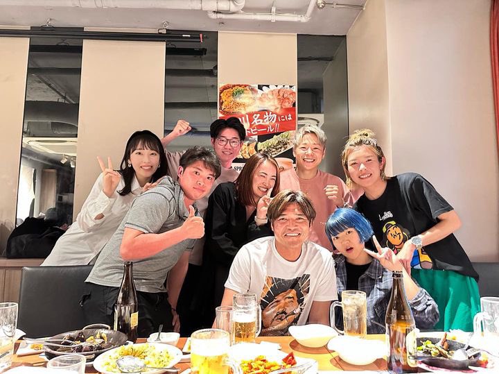 Okubonbon13's tweet photo. オールスター合唱バトルの打ち上げで栄光の架橋をみんなでまた歌えた〜！！

最高の仲間に出会えてよかった。
またみんなで集まろー😊

#yoshito13 https://t.co/FirLcctID5