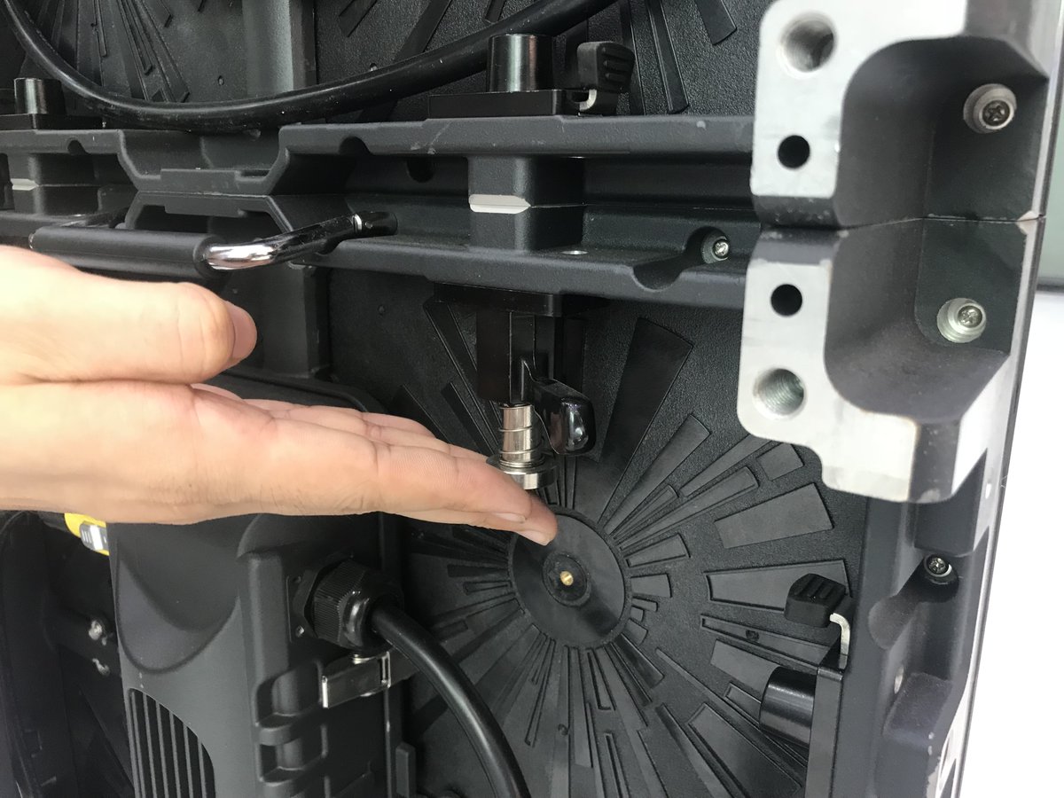 sanni1458198's tweet image. This is our K series rental LED display. Hot price！！！
magnet type front maintenance
for outdoor indoor applications
500mm*500mm size
WhatsApp: +8613040812827
#LEDsales #screensales #leddisplay