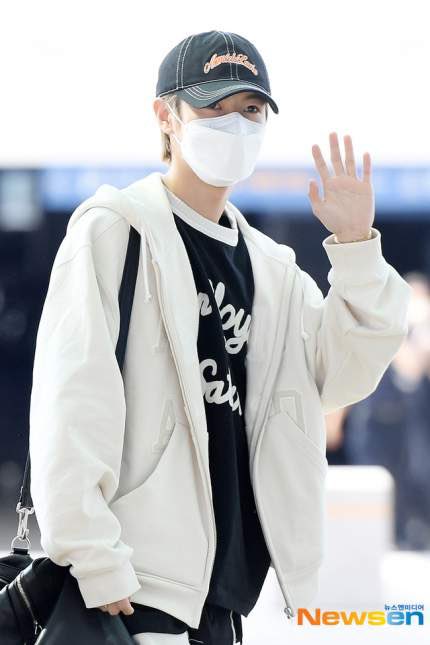 _hallyupop's tweet photo. NCT DREAM is at ICN Airport heading to Malaysia for NCT DREAM TOUR 'THE DREAM SHOW2 : In A DREAM' in KUALA LUMPUR 🇲🇾 

#NCT_DREAM #NCTDREAM #엔씨티드림 #NCT #TDS2inKL #NCTDREAMinKL https://t.co/dROMgSDJav