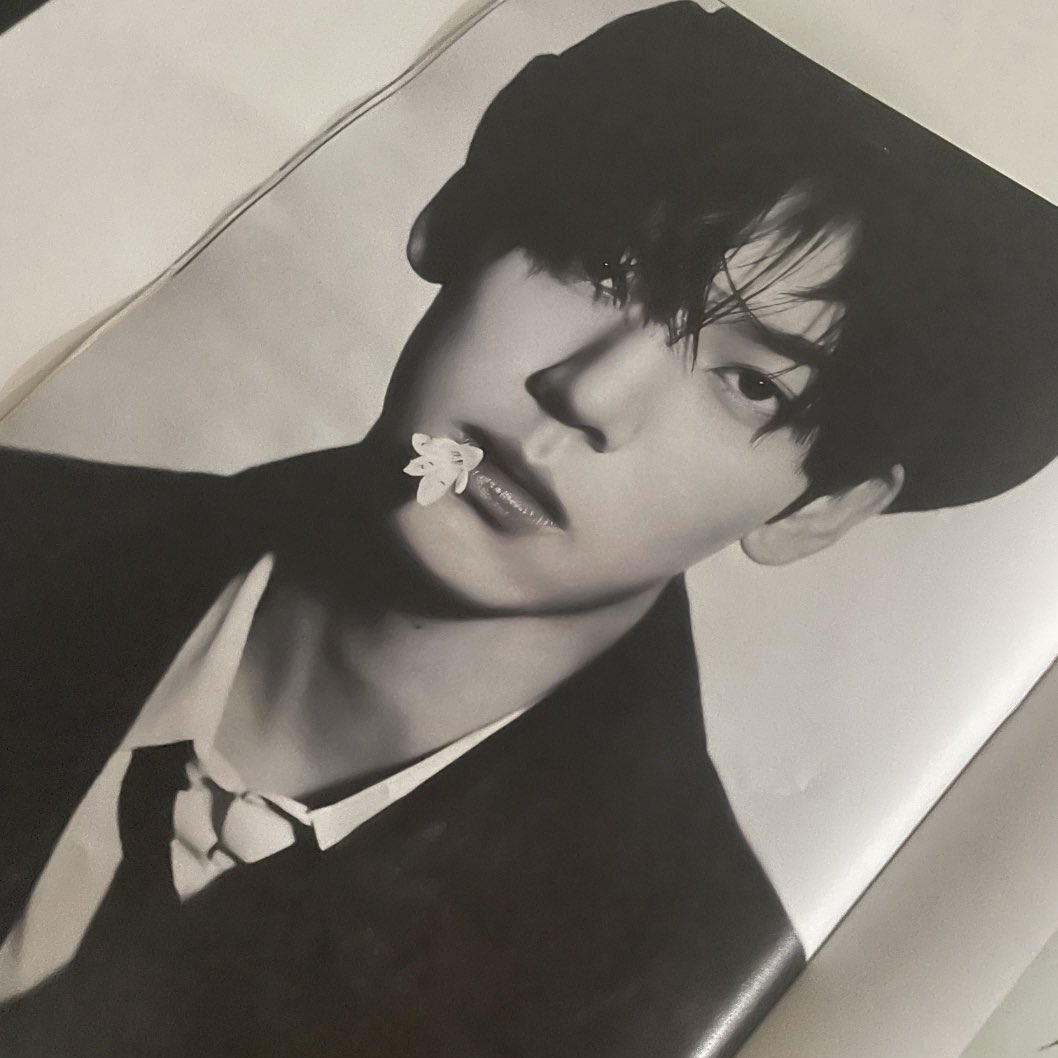 O7O1hs's tweet photo. HAN YUJIN??!!! https://t.co/6RgRgsClVv