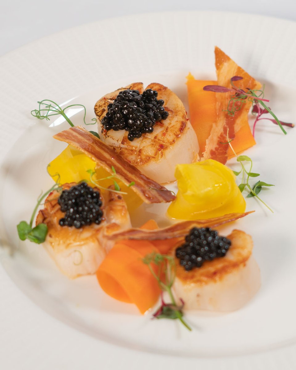 etcvenues's tweet photo. Perfectly seared scallops with crispy pancetta served with heritage carrots and herring roe. It may taste decadent but this protein-packed starter is low in calories and rich in vitamins.. helping to power you through those PowerPoint presentations.
#EventPlanners https://t.co/i4y5oPilYB