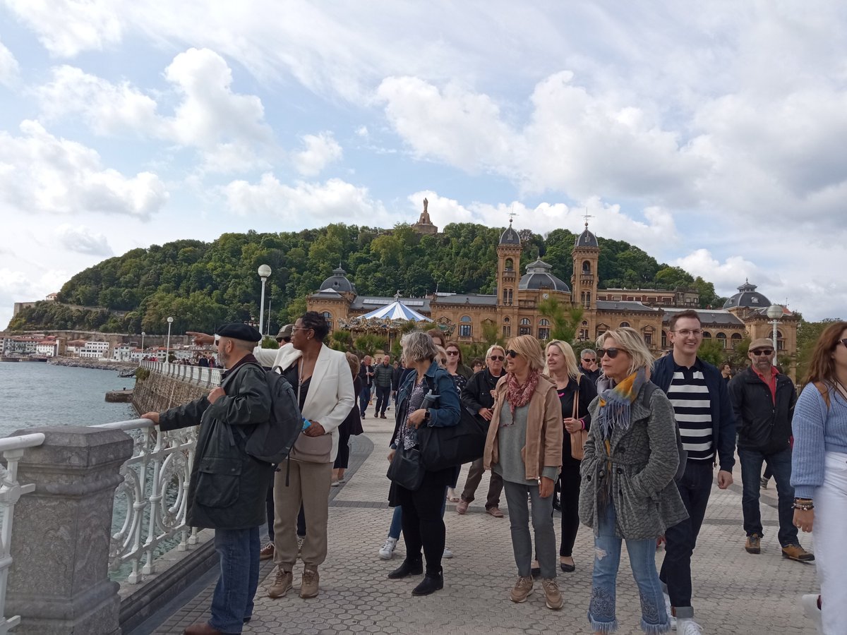 SanSebastianCB's tweet photo. In the afternoon the agents visited the city 🌳🌊🏰
#Donostia #SanSebastian #SanSebastianConventionBureau #MICEdestination #workshop @SpainInUSA @SpainInCanada @santelmomuseoa @KursaalDonostia https://t.co/Ea2plrWCgD