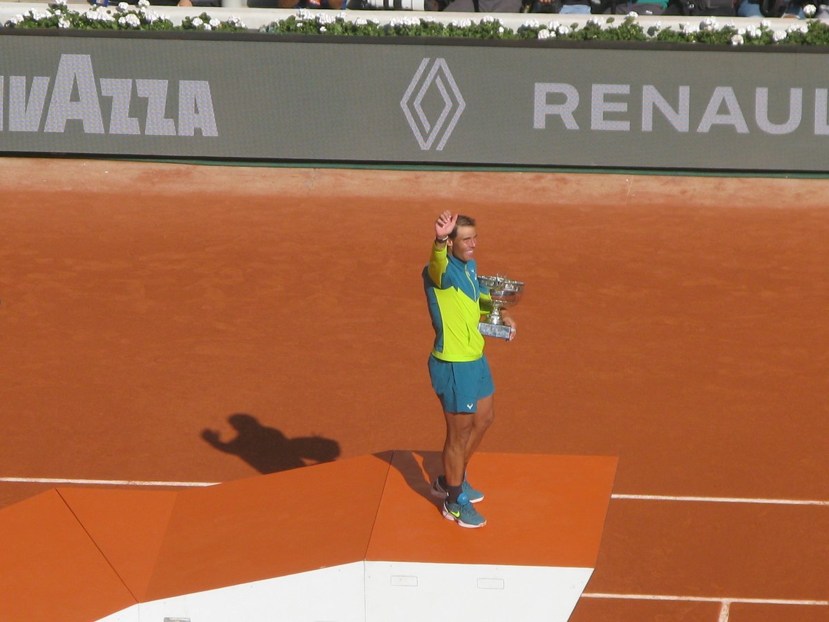luis021002's tweet photo. #Tennis #Homeoftennis #tennisextra - Des moments inoubliables ! Merci @RafaelNadal ! #RolandGarros #Nadal Légende des photos : 2009 (finale vs Robin #Soderling) /2021 (1/2 finale vs Novak  #Djokovic) / 2022 (finale vs Casper #Ruud) https://t.co/YieReqlP09