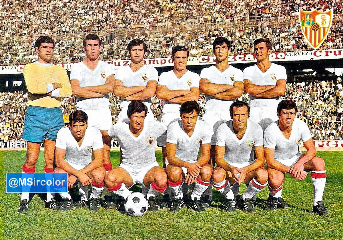 MSircolor's tweet photo. Postal del @SevillaFC 70-71 #Rodri #Toni #Toñanez #Hita #Costas #Santos;;#Lora #Bergara⚽️#BabyAcosta #EloyII y el malogrado #Berruezo Ent. era #Merkel parece un partido contra el @FCBarcelona_es el 11-10-70 con gol de Bergara en el 89´ https://t.co/D9zhaI77yK