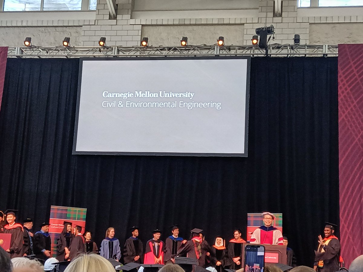 whatzupeastside's tweet image. Quinton my lil bro. 2 of em
#smartblackman
#2masters same time
#blackengineers   #thafuture 

@carnigiemellonuniversity