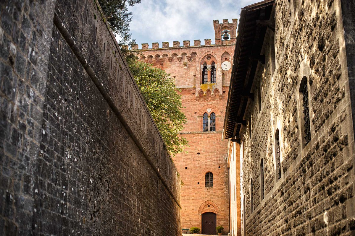 antennaradioesse.it/il-21-maggio-a…
Il 21 maggio aprono al pubblico (gratis) 19 gioielli della provincia di Siena
Dai Castelli di Belcaro, Brolio, ...