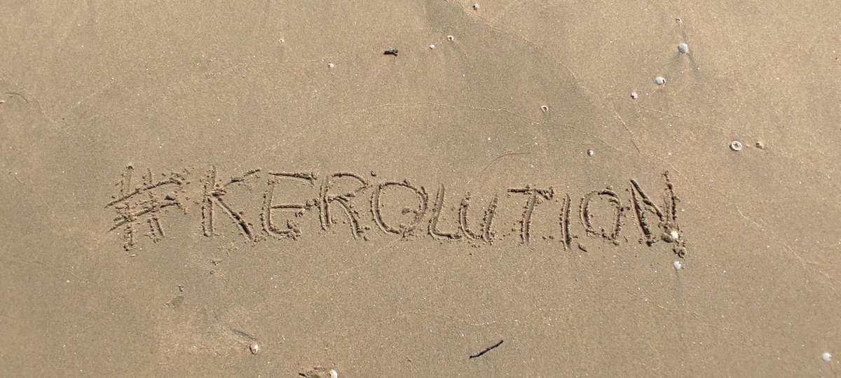 CutePotato_ubi's tweet photo. #kARTrot #kerolution
Sand writing &drawing 🌊☀
Trying to draw Kawwot at the beach🐸🍭 https://t.co/Yy5MgW8IY4