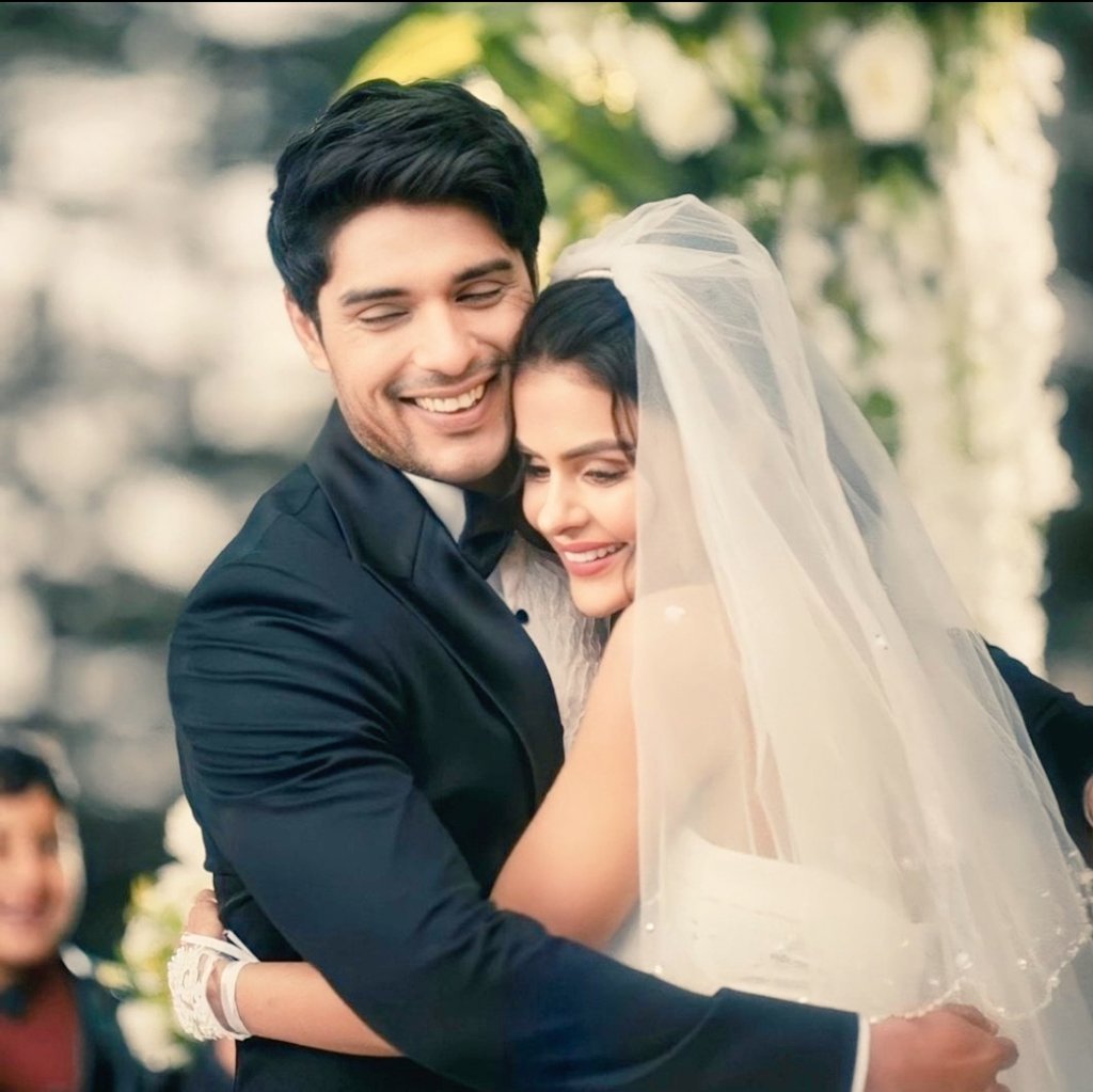 Meri mohabbat ki hadd na pucho,
Main duniya chod sakta hoon par tumhe nahi..
#PriyAnkit #AnkitGupta #PriyankaChaharChoudhary #PriyAnkitWarriors
#NachBaliye10 #NachBaliye10withPriyAnkit